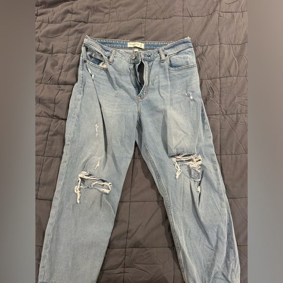 Abercrombie size 8/29 X short light wash - Picture 1 of 3
